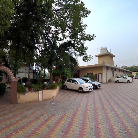 Sheela Stays Ludhiana Exterior foto